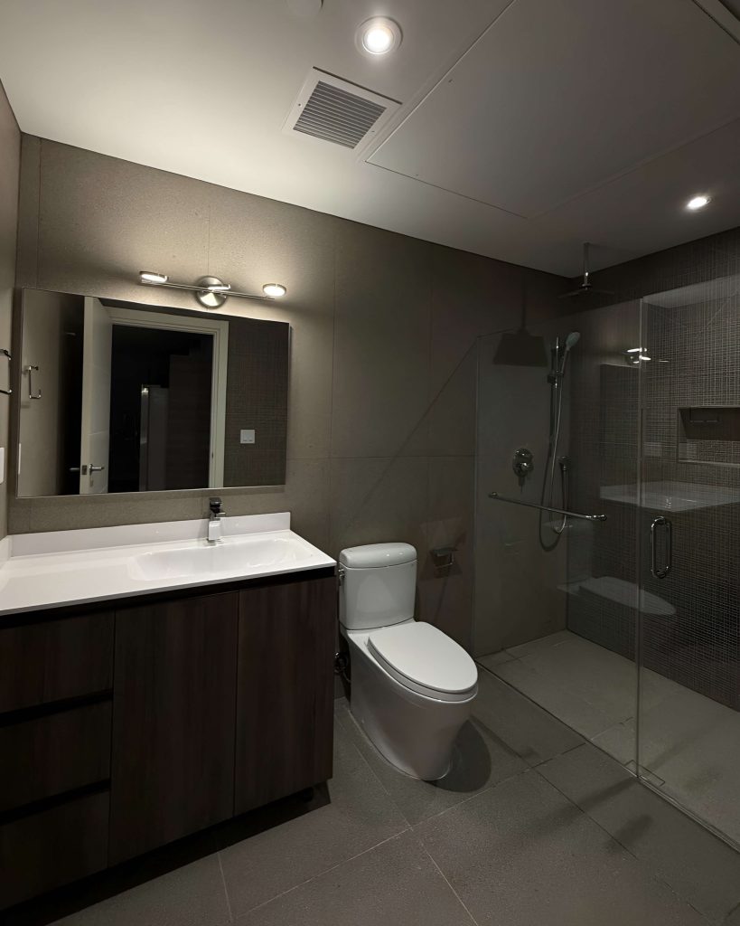 0E4A7944-91C3-4CD9-8DFA-DF768EC52881