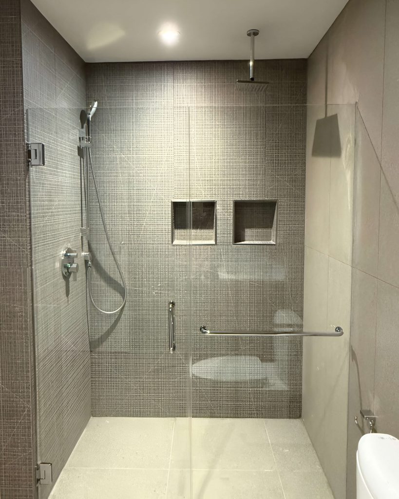 2156913D-7FC4-4734-A969-5A4887812A54