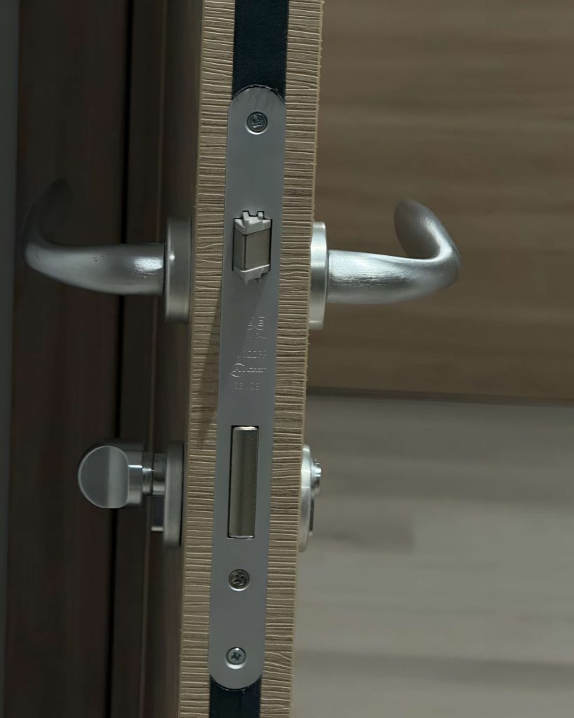 328343A8-0E91-4E5F-B6C0-B13FEEC0C801