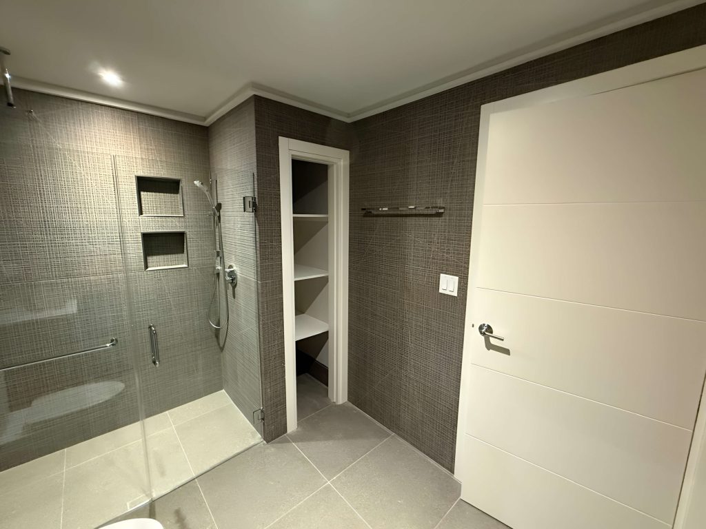 5DF7D87D-D97E-4F6B-A23C-FC3304ADE30B