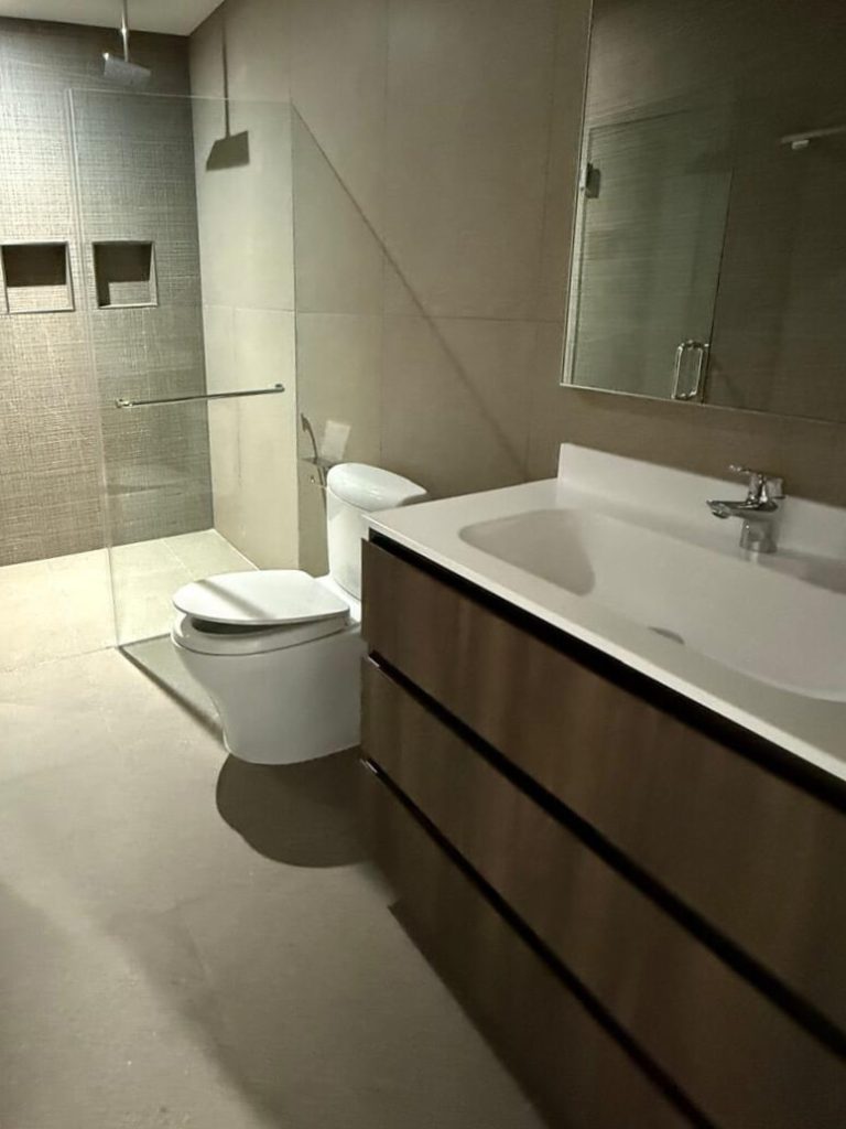 CED95EB9-E803-4D12-87C6-F4D8DE7CA8AB