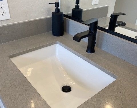 Basin & Taps - Image 5